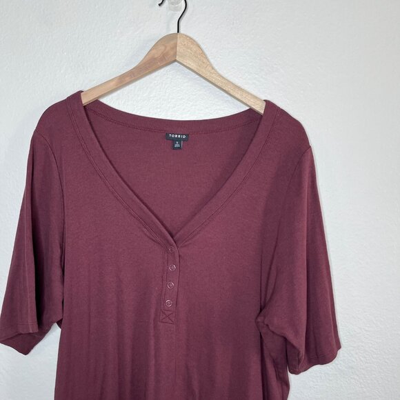 Torrid Womens Plus Size Burgundy Red Ribbed Henley Top Short Sleeve 5X - Picture 2 of 11